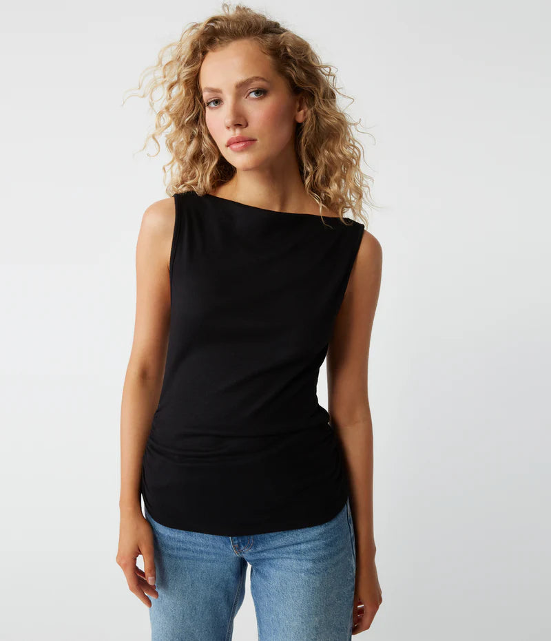 COCO RUCHED BOAT NECK TEE