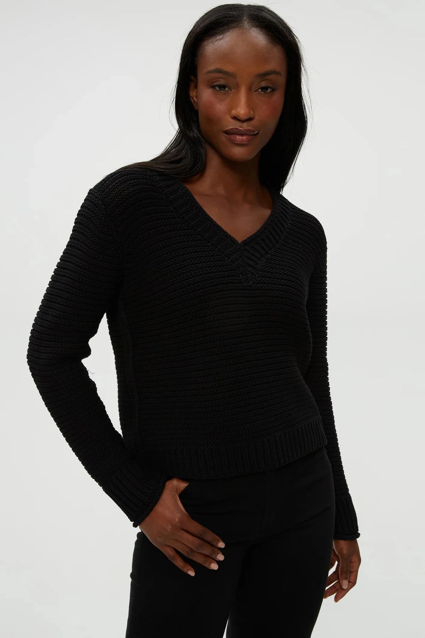 Linda V-Neck Pullover